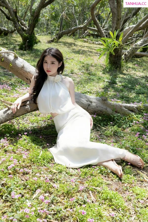   [XiuRen]高清写真图 2025.06.30 No.10485 白茹雪abby 熟女气息第17张图片